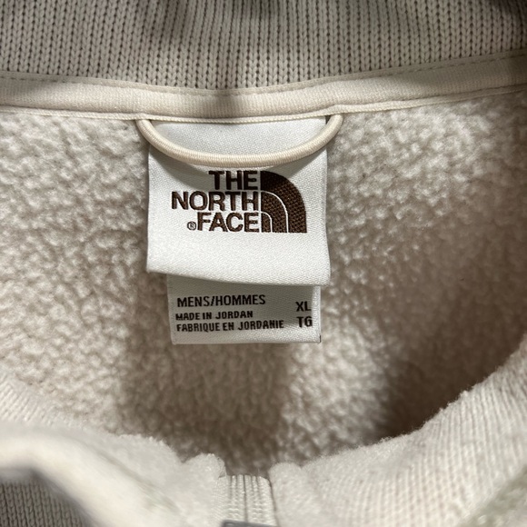 Like new!! The North Face men’s XL Gordon
Lyons Full Zip Fleece Sweater
Jacket - Picture 8 of 14